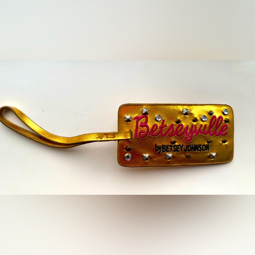 Betseyville by Betsey Johnson Gold Luggage Tag